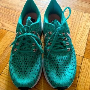 Nike Pegasus 35. Green/pink size 10